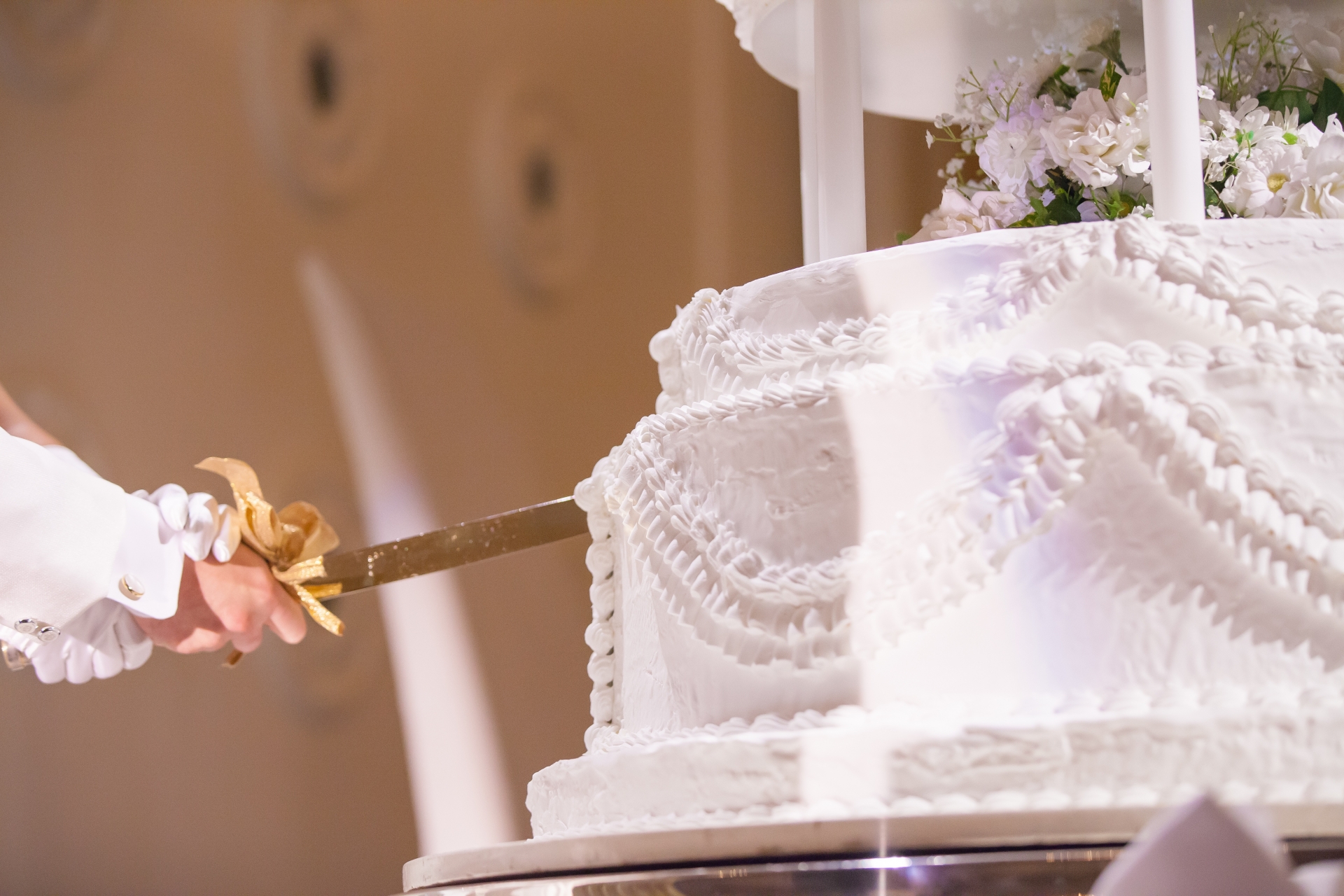 wedding cake about lgbt wedding